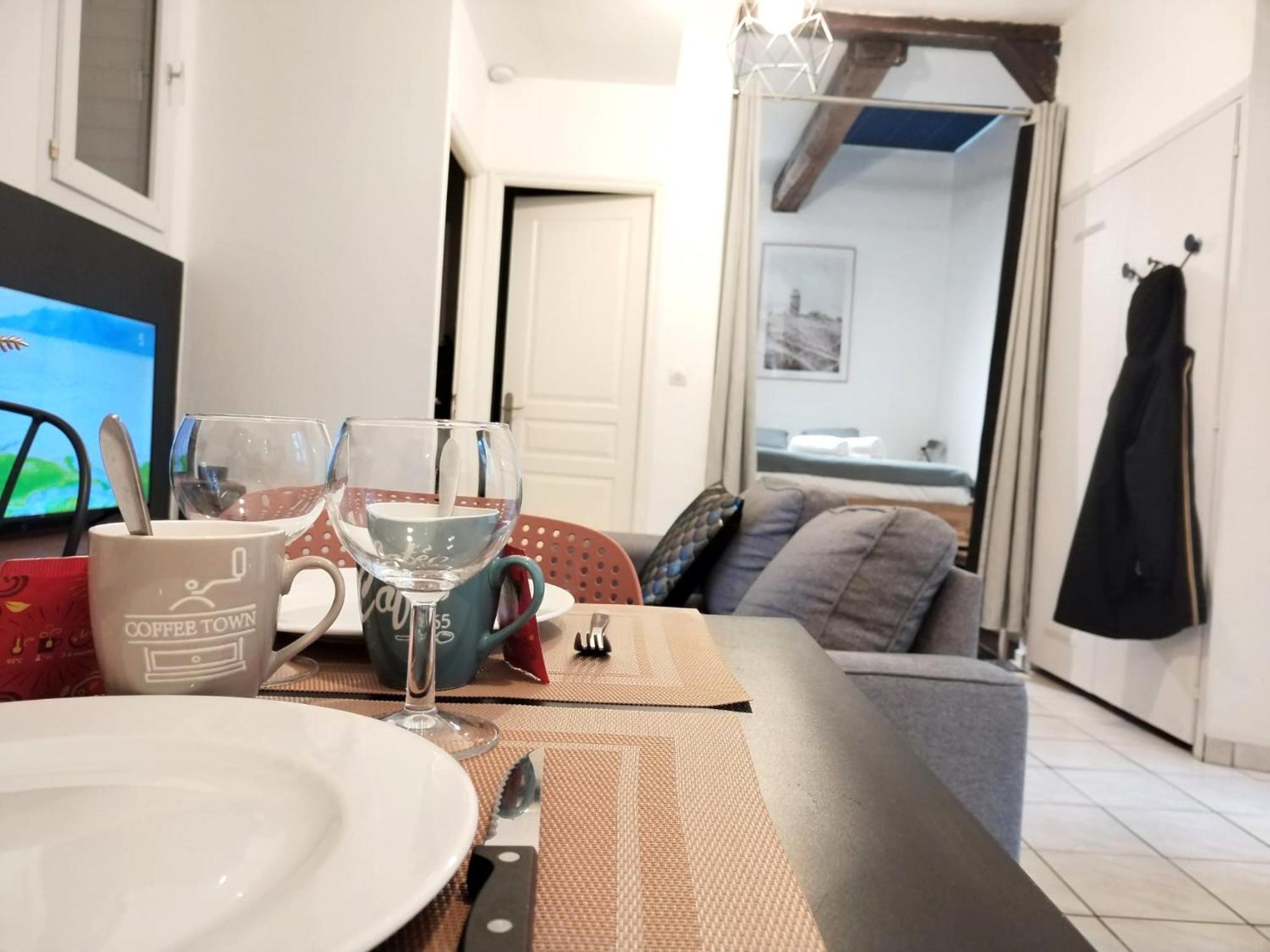 A Deux Pas Des Halles - Hypercentre - Ideal Couple Apartment *